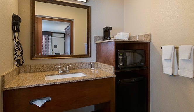 Rosen Inn International -  Deluxe Double Room With Two Double Beds Washroom